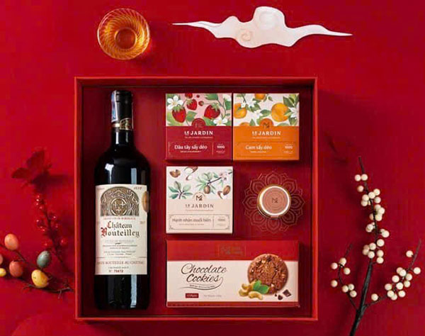 cách kết hợp rượu vang ngon với hộp quà tết đẳng cấp cách kết hợp rượu vang ngon với hộp quà tết đẳng cấp